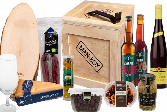 Paktu.nl biedt aan: De borrelbox als relatiegeschenk. kerstpakket of gewoon een cadeau